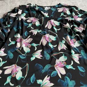Catherines Women’s Flowy Floral Black Top Size 2X